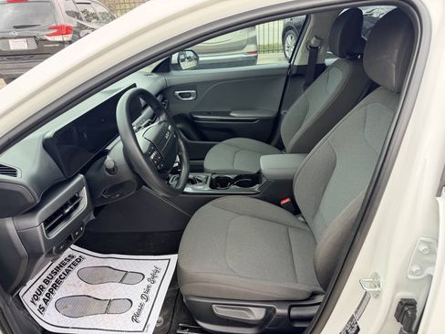 Used 2025 Kia K4 FWD image 8