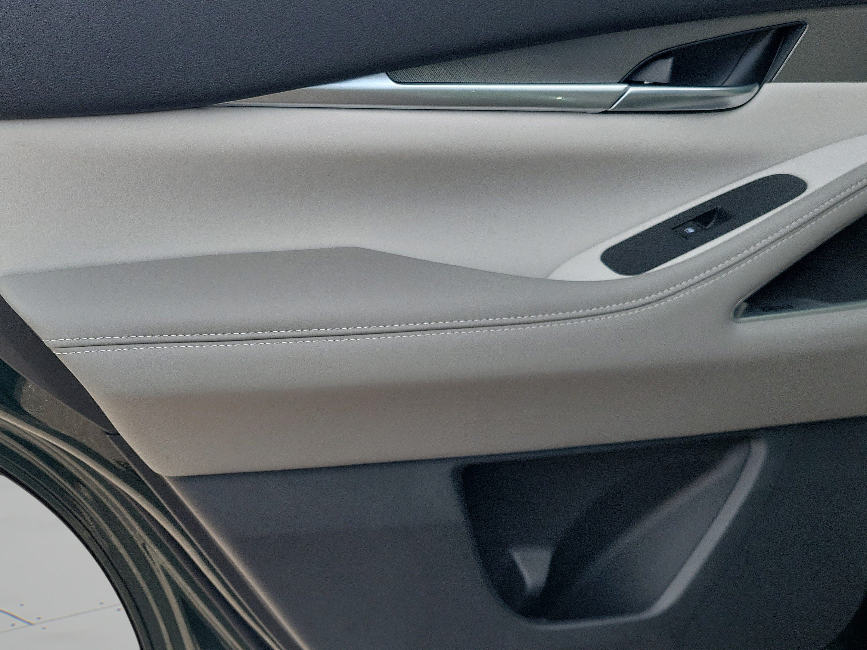 New 2027 INFINITI QX60 Luxe w/ Cargo Package FWD image 26