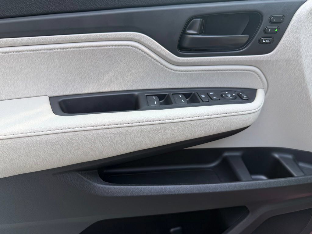 New 2026 Honda Odyssey EX-L image 12