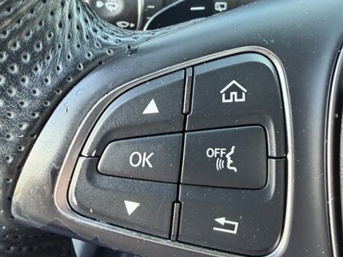 Used 2019 Mercedes-Benz GLC 300 4MATIC image 33