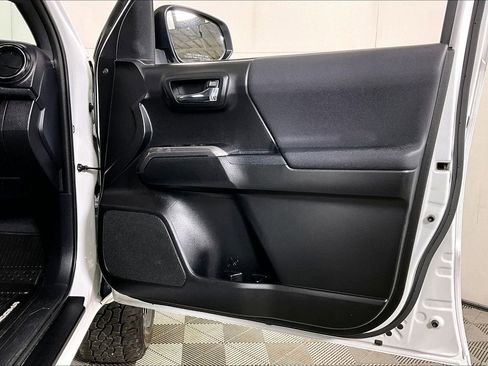 Used 2020 Toyota Tacoma TRD Sport image 24