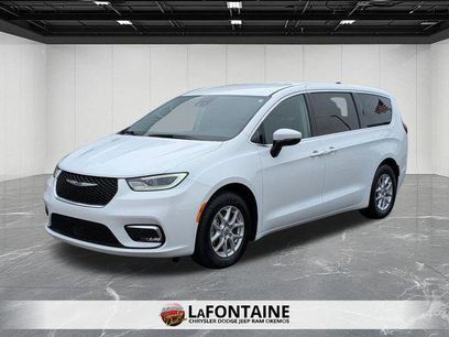 Certified 2023 Chrysler Pacifica Touring-L