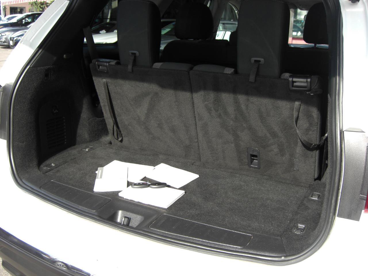 Used 2020 Nissan Pathfinder S FWD image 16