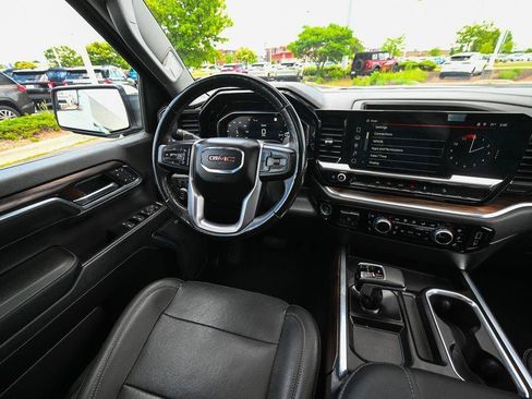 Used 2022 GMC Sierra 1500 SLT w/ SLT Convenience Package AWD/4WD image 32