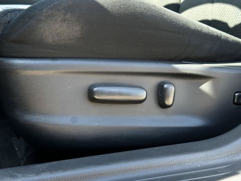 Used 2009 Toyota Camry XLE FWD image 11
