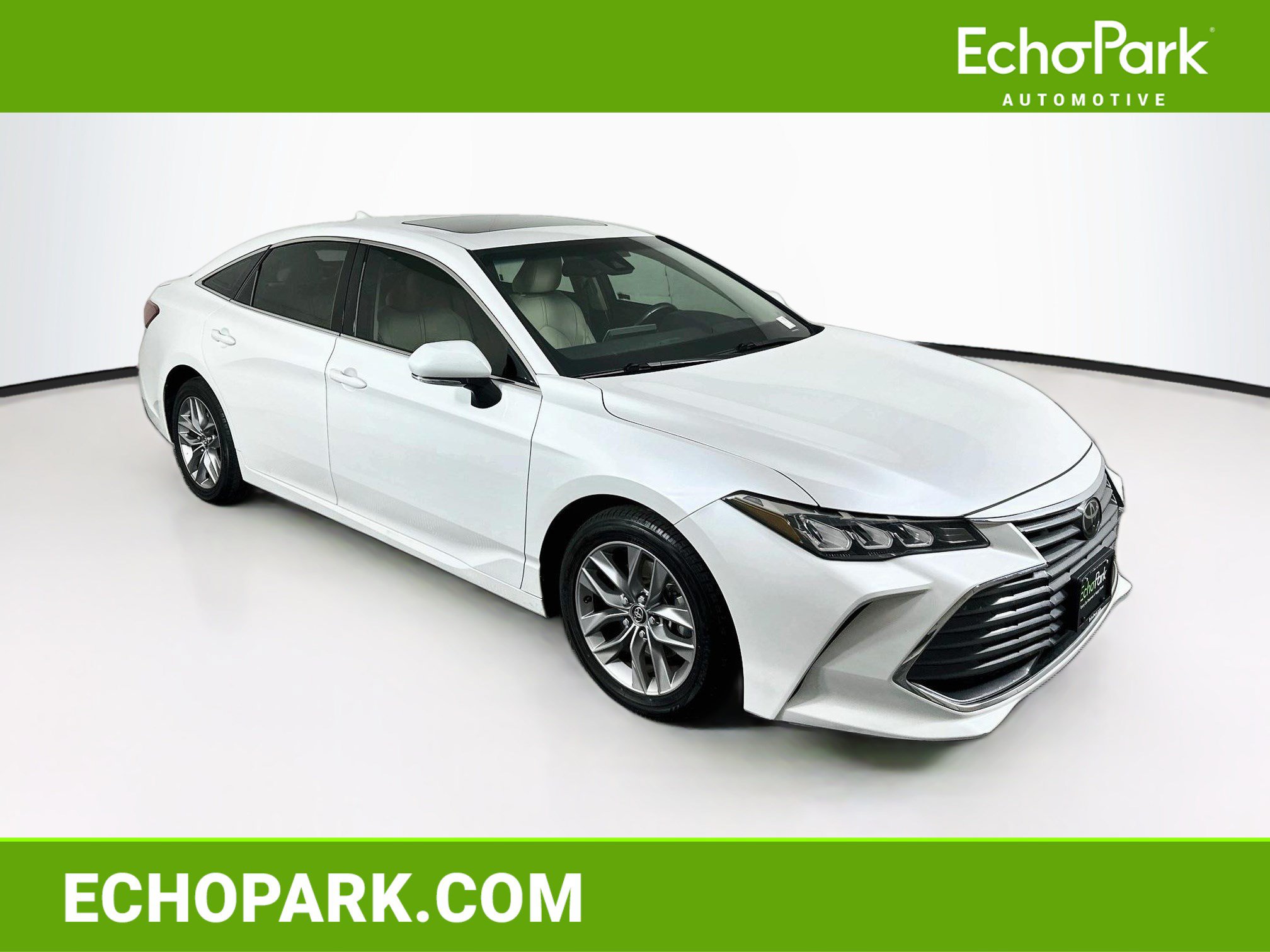 Used 2020 Toyota Avalon XLE w/ Moonroof Package FWD image 1