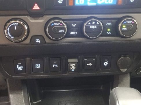 Used 2022 Toyota Tacoma TRD Pro AWD/4WD image 30