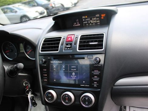 Used 2018 Subaru Forester 2.5i Premium AWD/4WD image 18