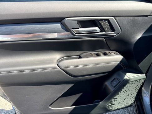 New 2026 GMC Terrain Elevation w/ Elevation Premium Package AWD/4WD image 9