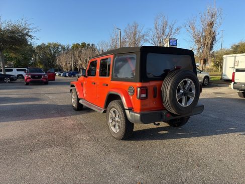 Used 2018 Jeep Wrangler Unlimited Sahara image 3