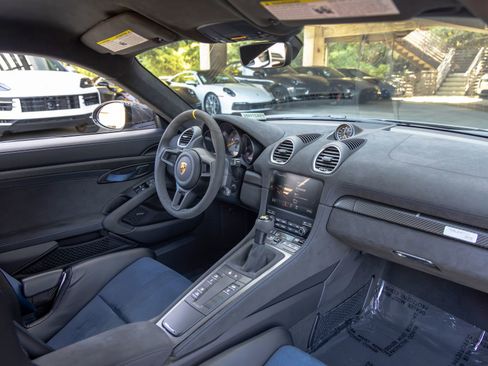 Certified 2025 Porsche 718 Cayman GT4 RS RWD image 60