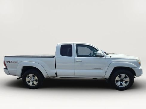 Used 2014 Toyota Tacoma 4x4 Access Cab V6 w/ TRD Sport Package image 5
