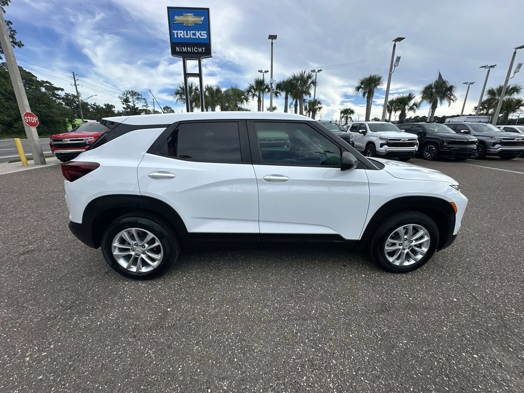 Used 2024 Chevrolet TrailBlazer LS w/ LS Convenience Package FWD image 17