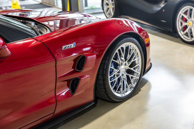 Used 2010 Chevrolet Corvette ZR1 w/ Preferred Equipment Group RWD image 20
