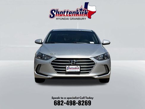 Used 2017 Hyundai Elantra SE w/ SE A/T Tech Package 03 FWD image 2