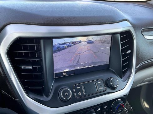 Used 2023 GMC Acadia SLT image 14