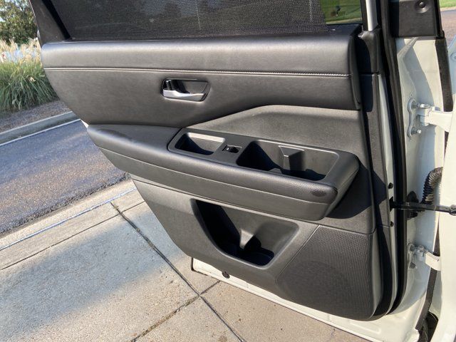 Used 2024 Nissan Pathfinder SL w/ SL Premium Package FWD image 53