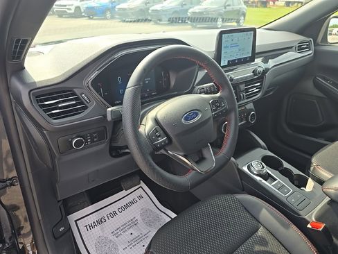 Used 2025 Ford Escape ST-Line image 15