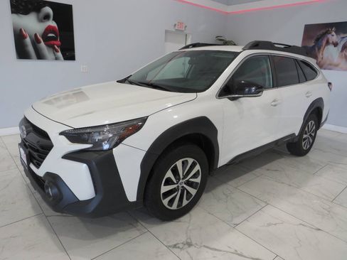 Used 2023 Subaru Outback Premium AWD/4WD image 7