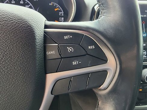 Used 2019 Jeep Grand Cherokee Altitude image 20