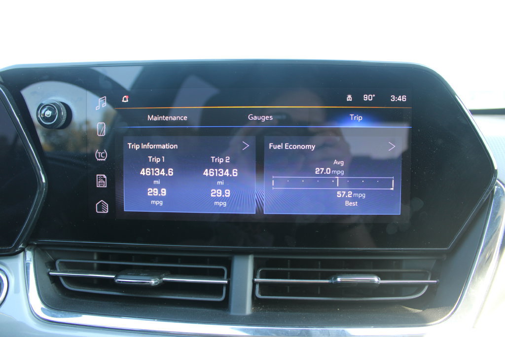 Used 2025 Chevrolet Trax LT FWD image 37