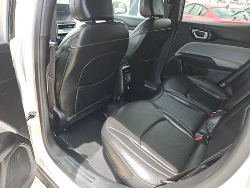 Used 2025 Jeep Compass Limited AWD/4WD image 28