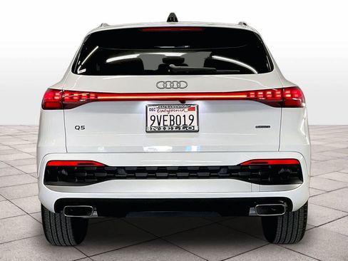 Certified 2025 Audi Q5 Premium AWD/4WD image 7