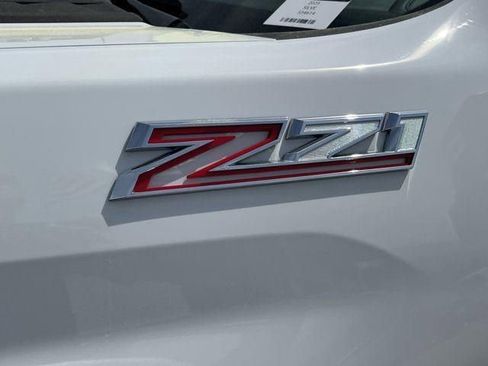 Used 2025 Chevrolet Silverado 2500 LT AWD/4WD image 13