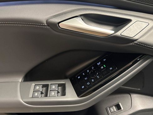 New 2025 Audi Q6 e-tron Premium Plus image 10