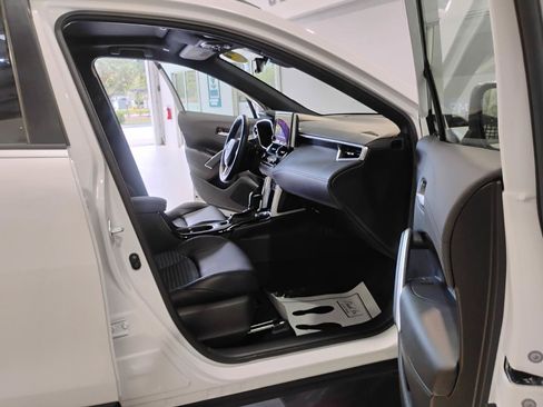 Used 2023 Toyota Corolla Cross AWD Hybrid w/ Convenience Package image 92