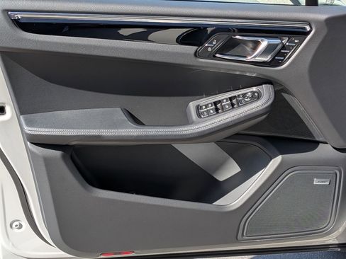 New 2026 Porsche Macan image 14