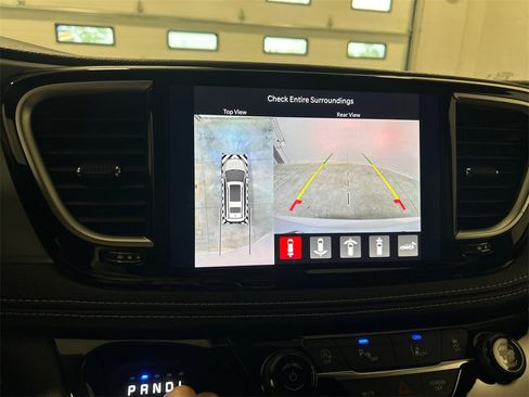 New 2026 Chrysler Pacifica Limited w/ S Appearance Package image 23