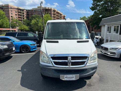 Used 2007 Dodge Sprinter 2500 RWD image 2