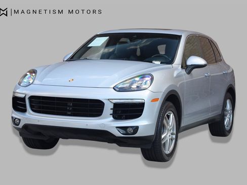 Used 2016 Porsche Cayenne AWD/4WD image 4