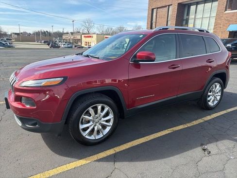 Used 2016 Jeep Cherokee Limited image 3