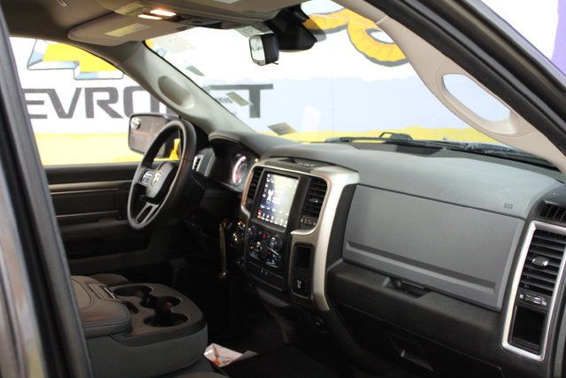Used 2019 RAM 1500 Classic SLT AWD/4WD image 12