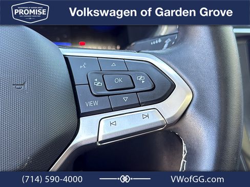 Used 2023 Volkswagen Tiguan SE w/ Panoramic Sunroof Package FWD image 20
