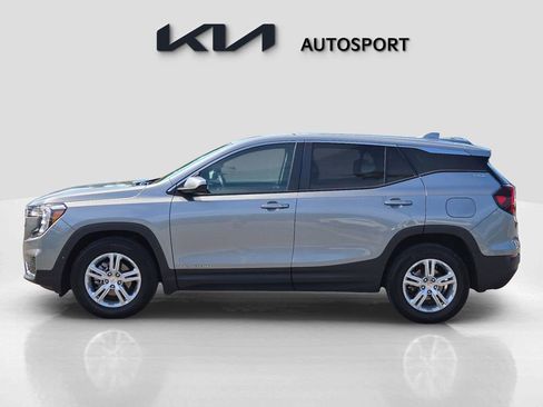 Used 2024 GMC Terrain SLE image 14