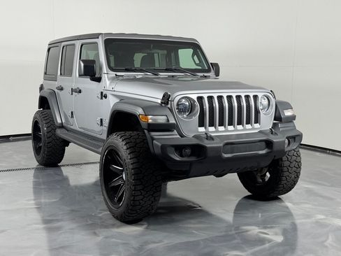 Used 2020 Jeep Wrangler Unlimited Sport S AWD/4WD image 3