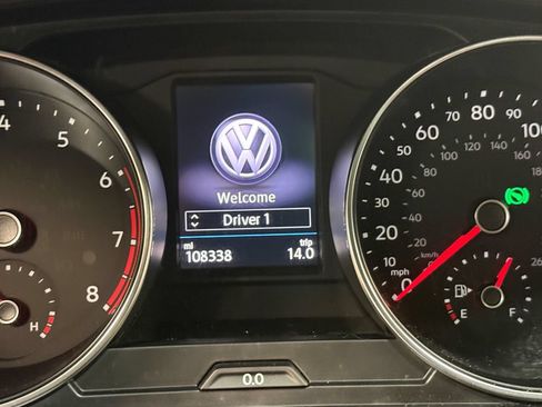 Used 2018 Volkswagen Tiguan SE w/ Panoramic Sunroof Package AWD/4WD image 75