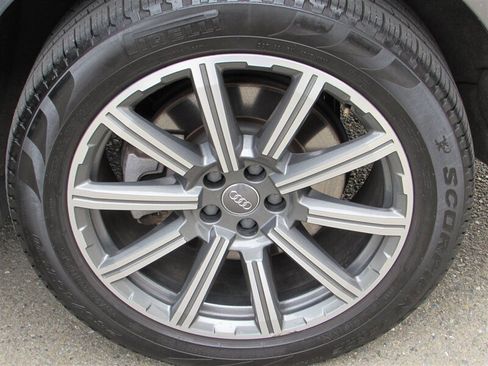 Used 2018 Audi Q7 3.0T Premium Plus w/ Premium Plus Package image 42