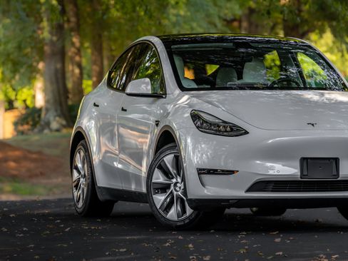 Used 2020 Tesla Model Y Long Range AWD/4WD image 30