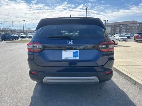 Used 2023 Honda Pilot EX-L image 3