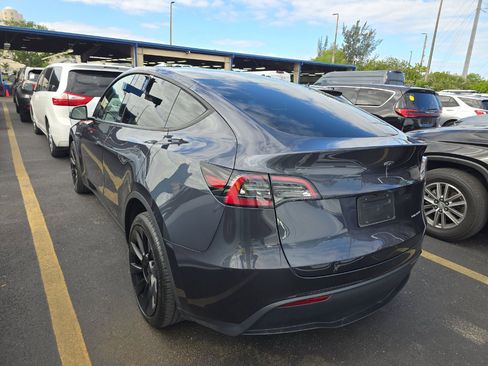 Used 2024 Tesla Model Y Long Range image 4