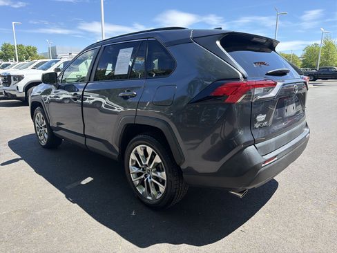 Used 2019 Toyota RAV4 XLE Premium w/ Cold Weather Package image 8