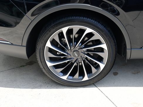 Used 2026 Lincoln Aviator Reserve AWD/4WD image 11