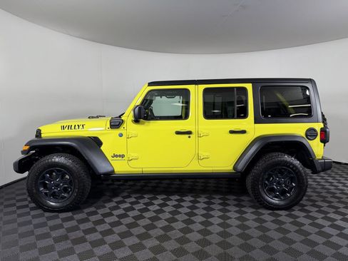 Used 2023 Jeep Wrangler Unlimited w/ Cold Weather Group AWD/4WD image 9