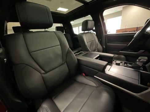Used 2025 Toyota Tundra Platinum AWD/4WD image 21