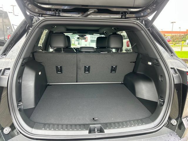 New 2027 Chevrolet Equinox LT w/ Convenience Package II FWD image 31