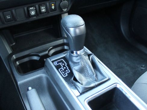 Used 2019 Toyota Tacoma TRD Off-Road RWD image 19